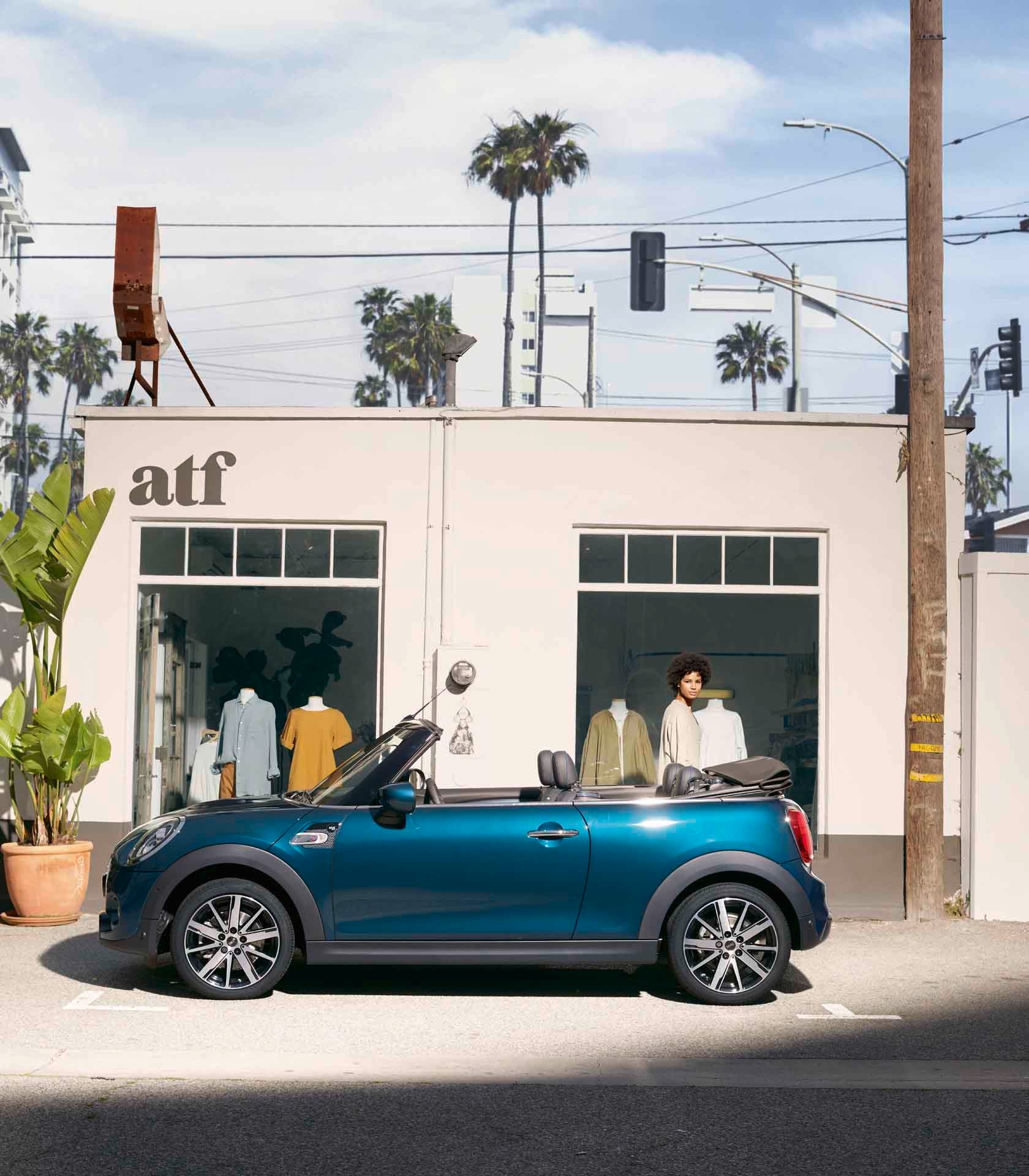 MINI Cabrio Sidewalk Edition - vista lateral MINI Cabrio Sidewalk Edition - vista lateral